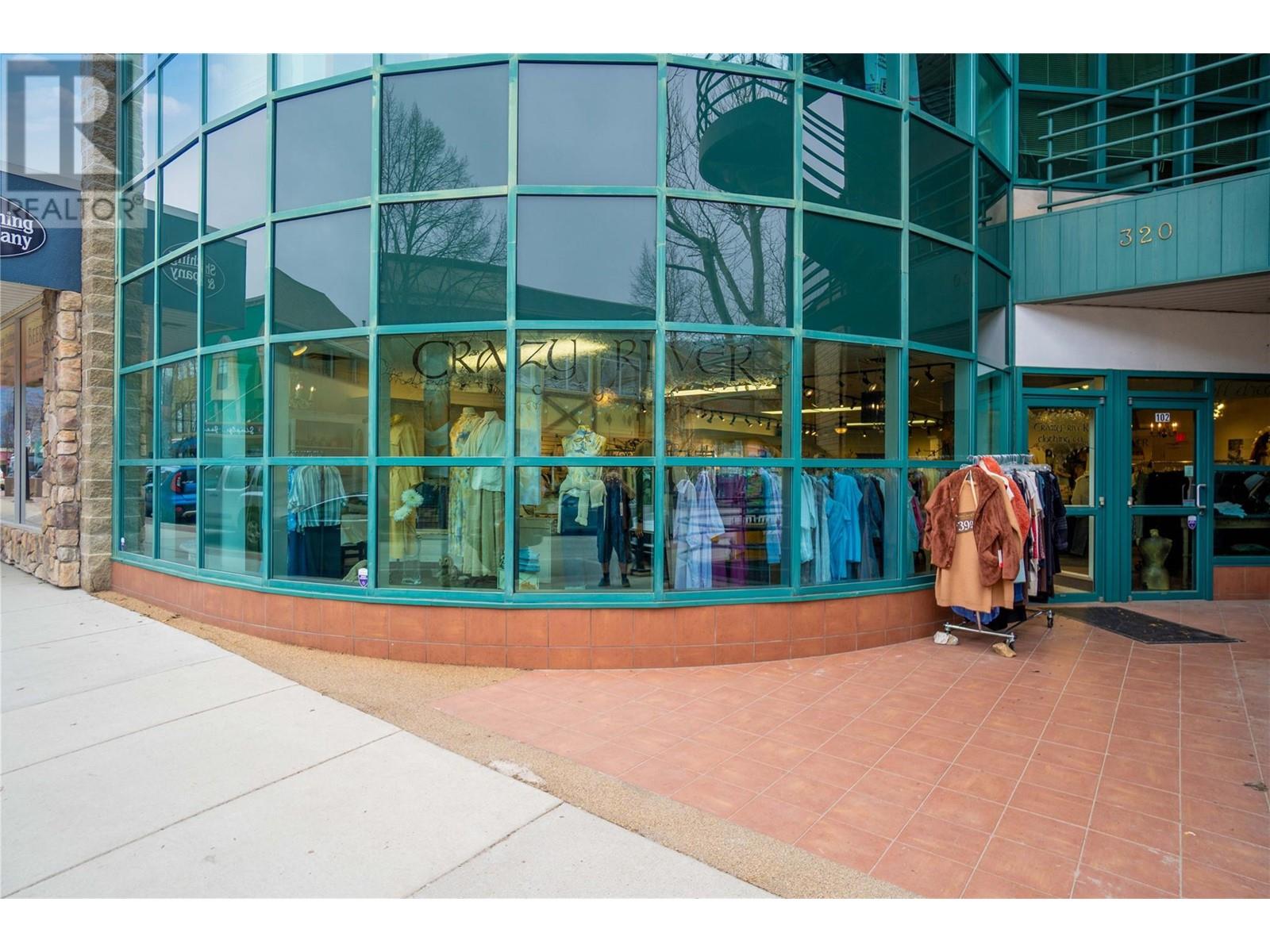 320 Alexander Street NE