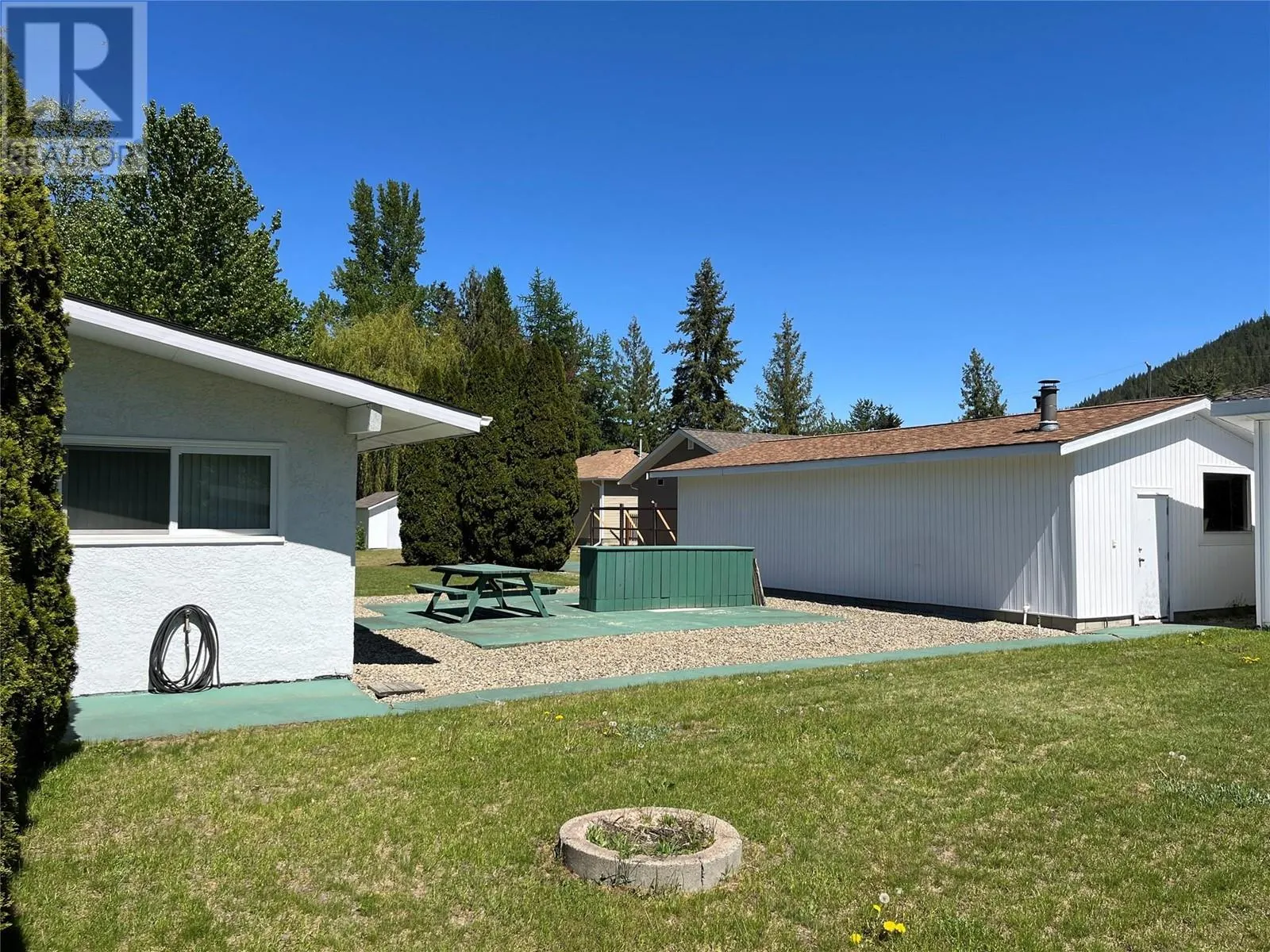 441 Oak Avenue