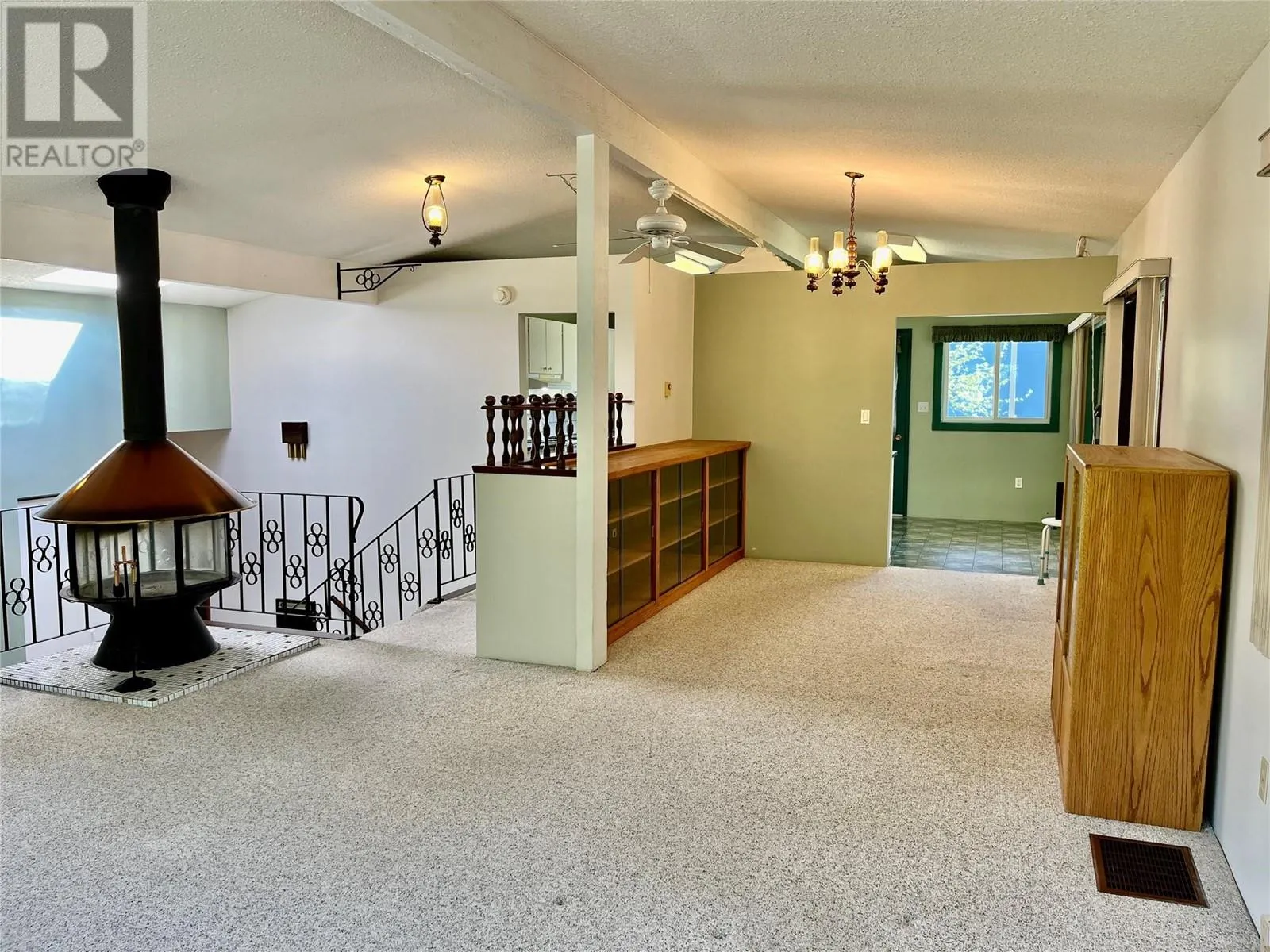 441 Oak Avenue