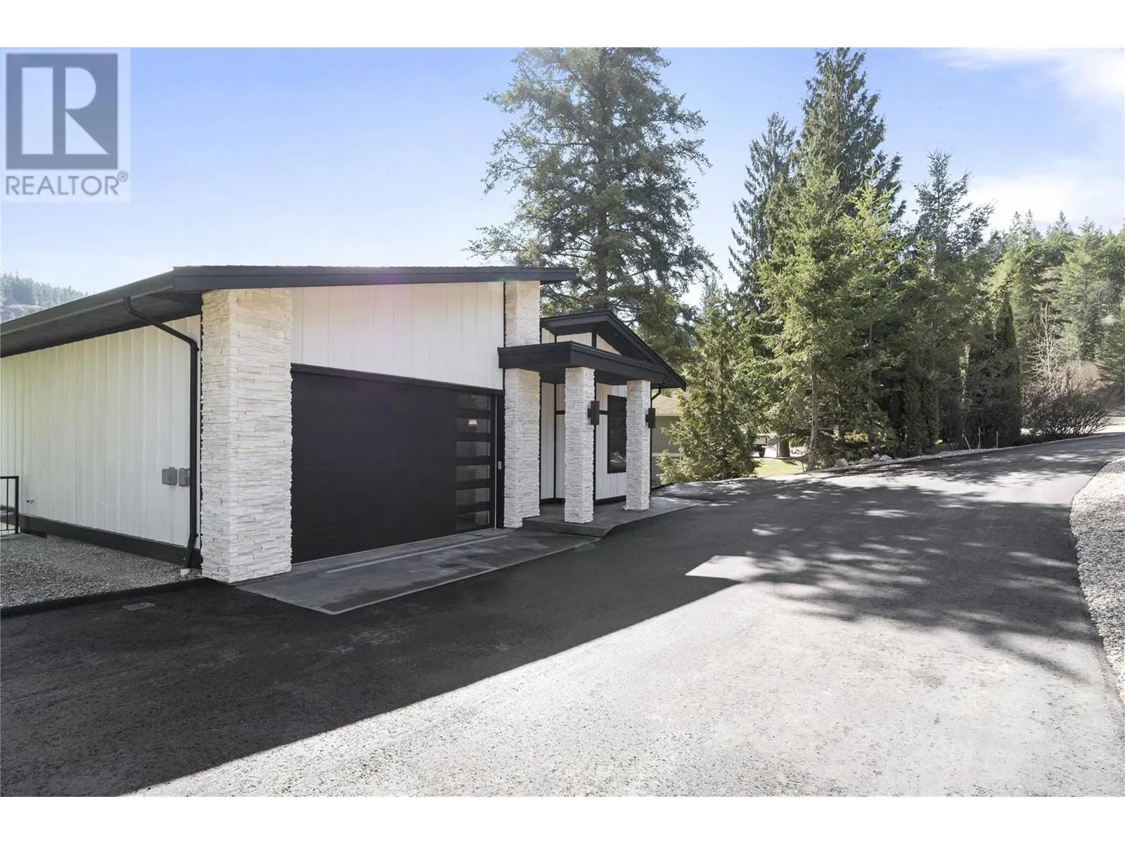 2811 Mountview Drive