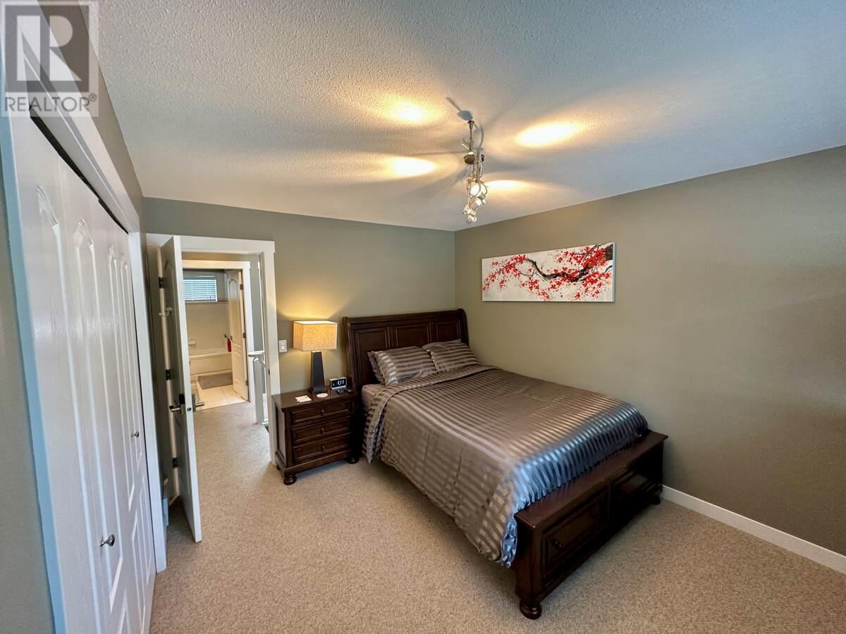 3911 Lakevale Place