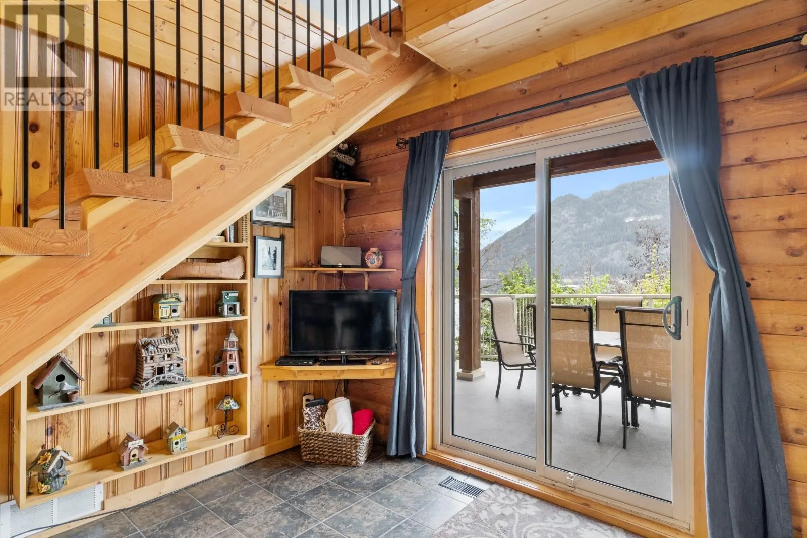 1 Old Sicamous Road