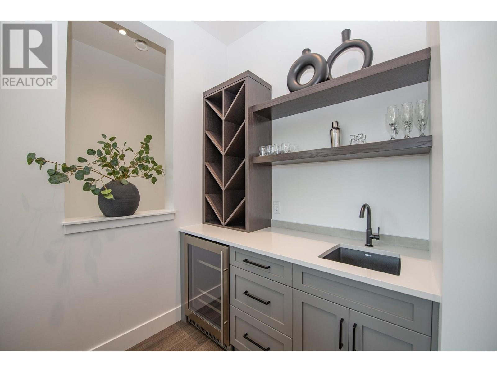 105 Predator Ridge Drive Unit# 4