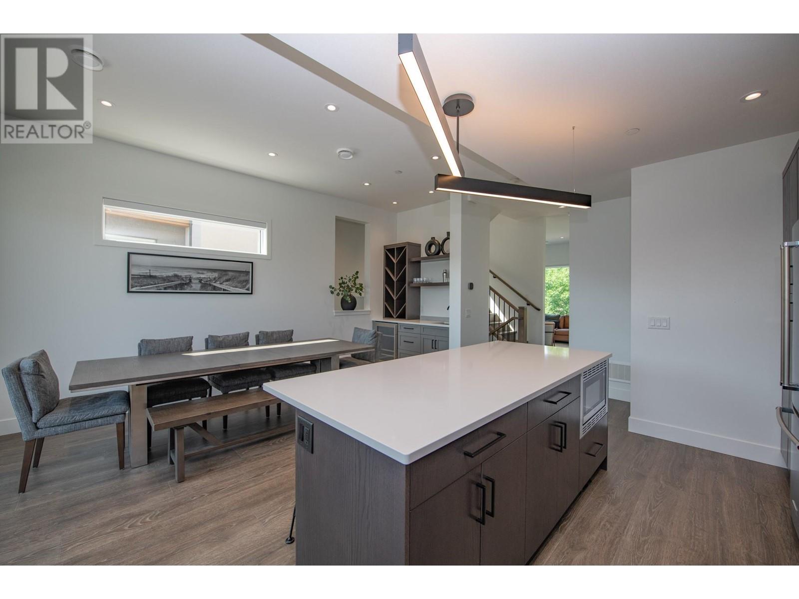 105 Predator Ridge Drive Unit# 4