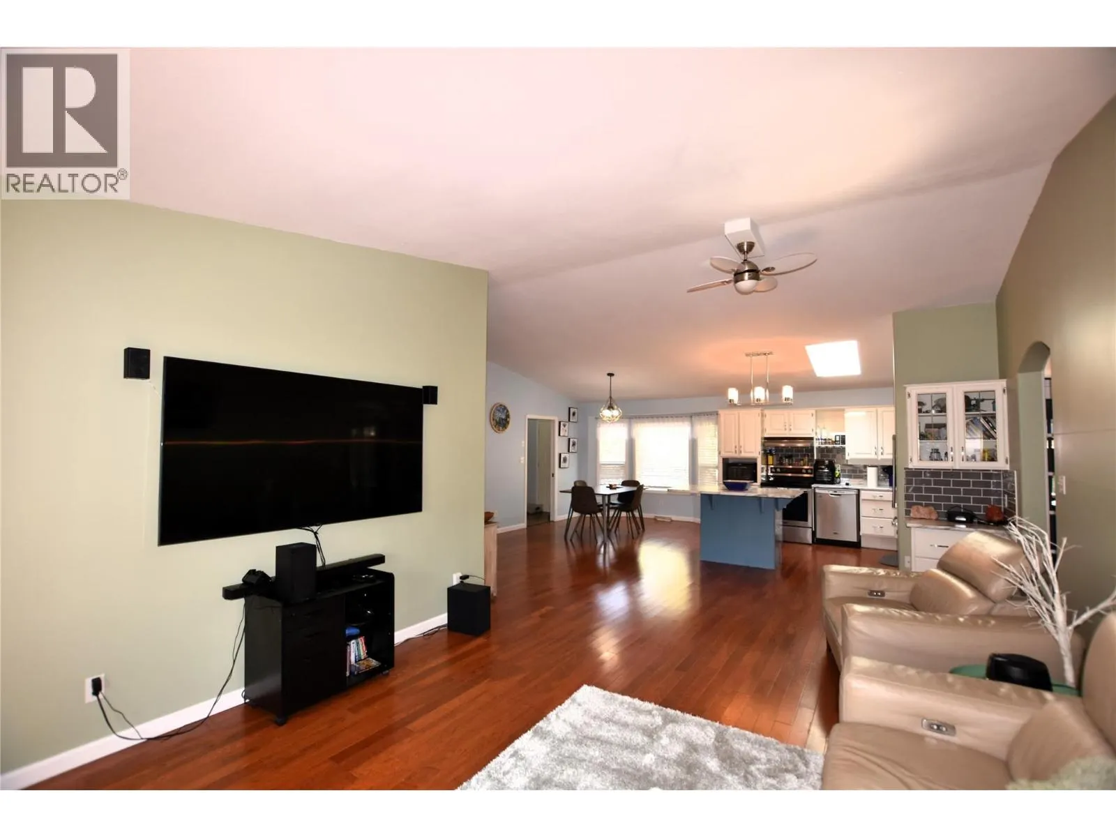 404 Hummingbird Avenue