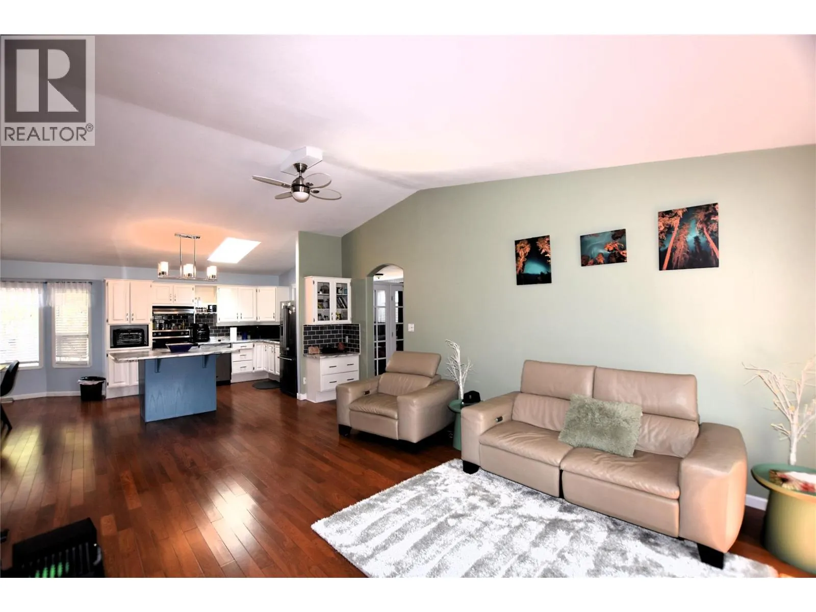 404 Hummingbird Avenue