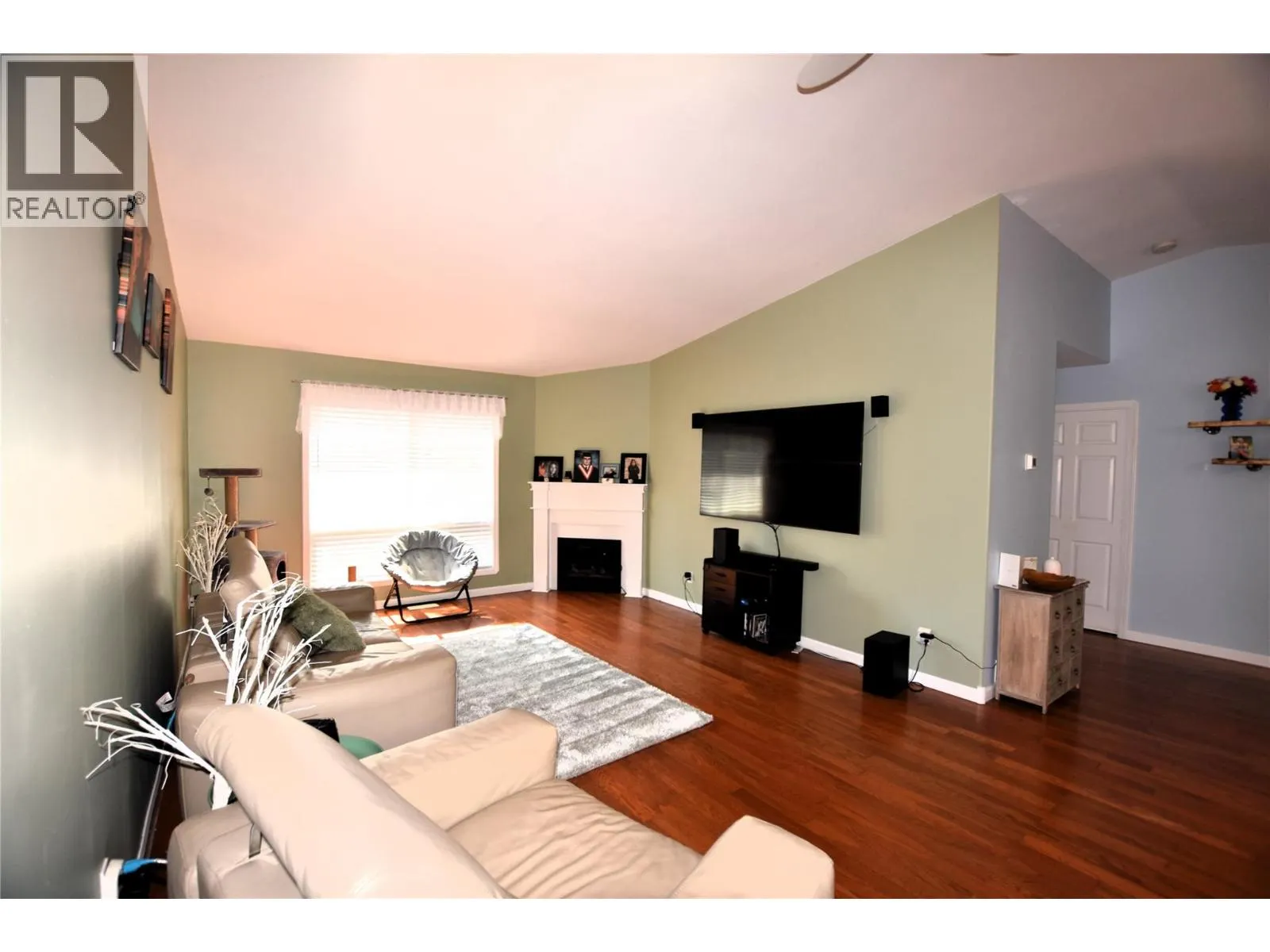 404 Hummingbird Avenue