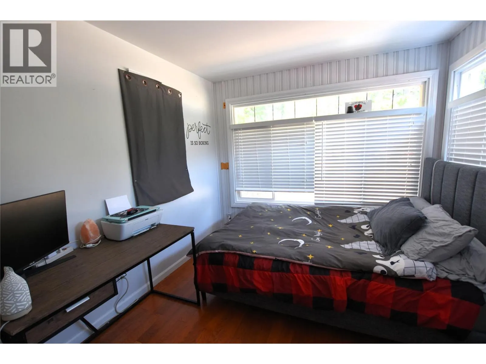 404 Hummingbird Avenue