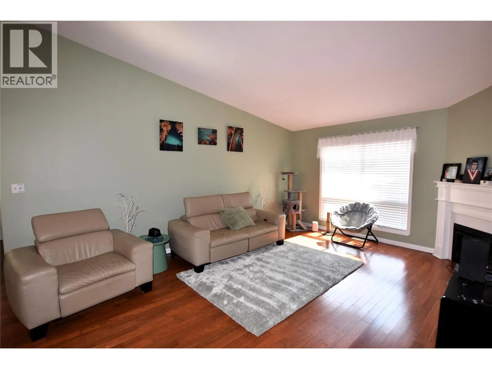 404 Hummingbird Avenue