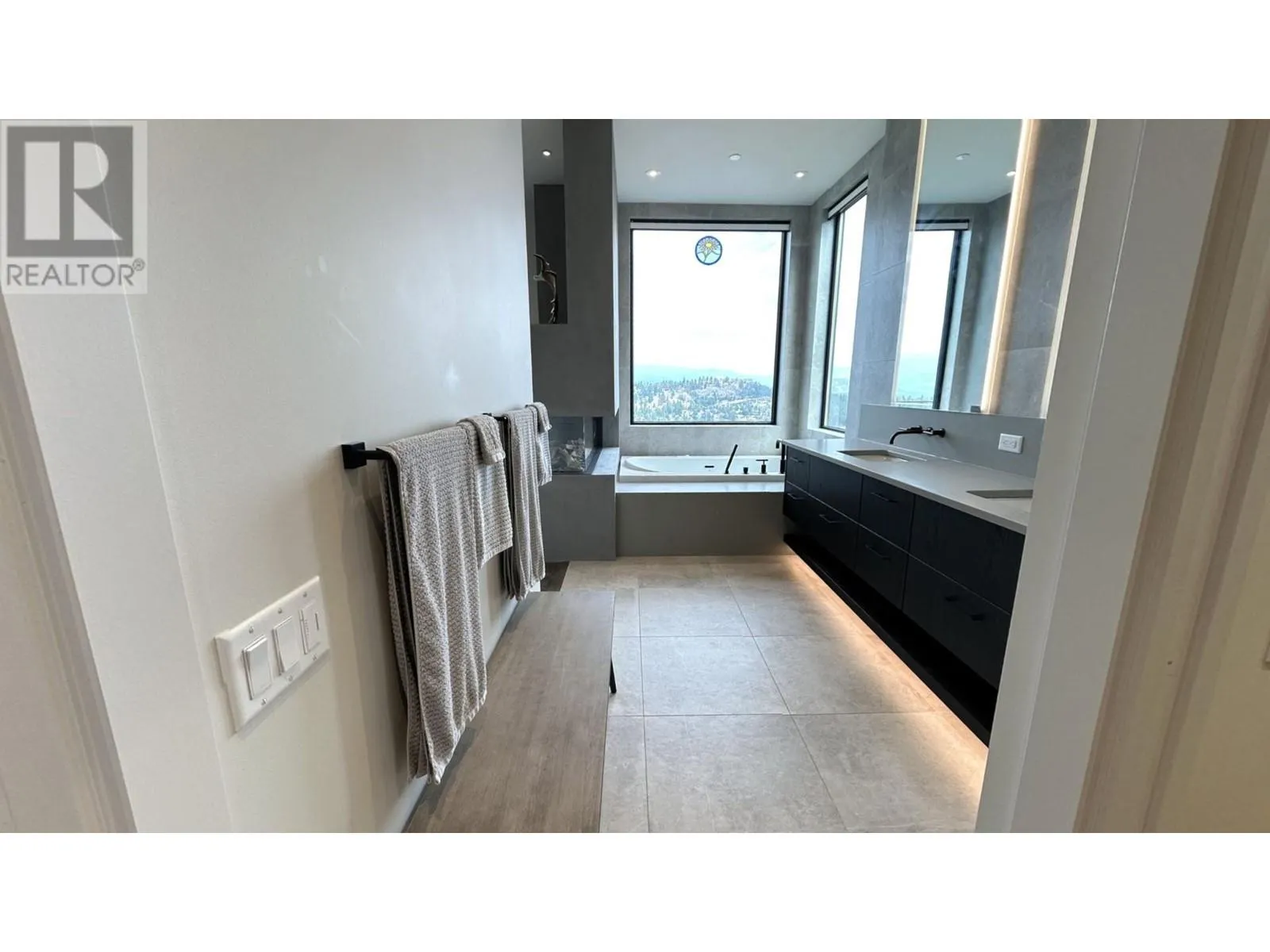 224 Diamond Way