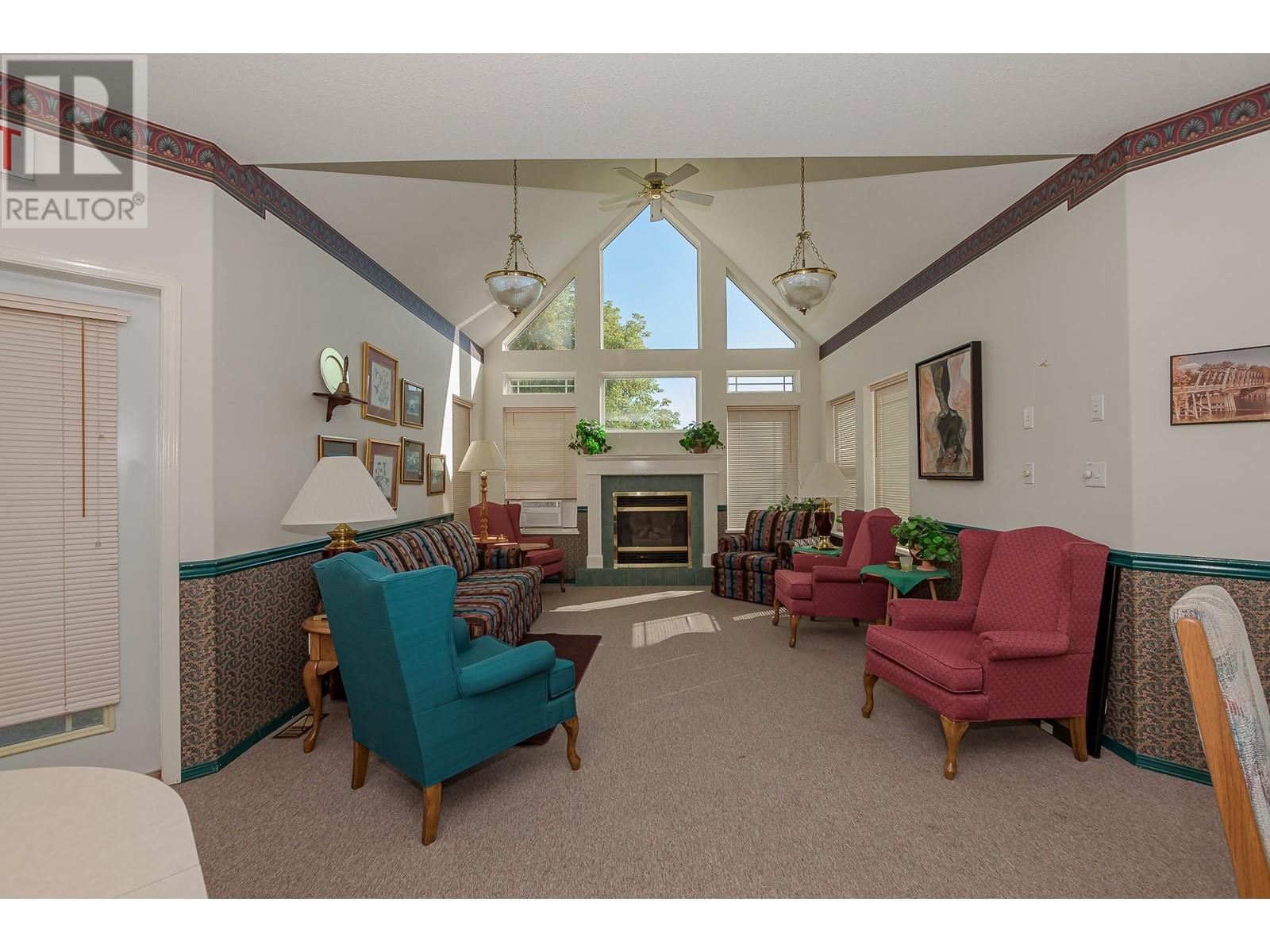 303 Regent Avenue Unit# 4