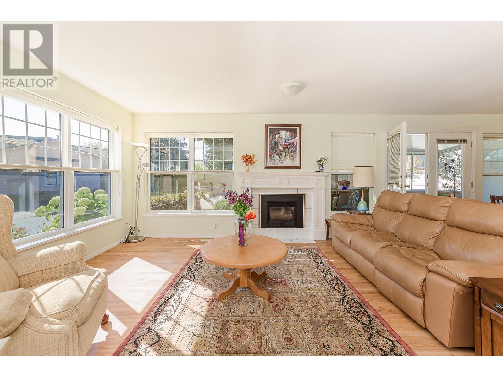 303 Regent Avenue Unit# 4