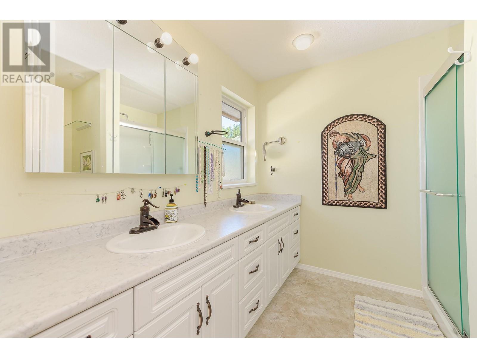 303 Regent Avenue Unit# 4