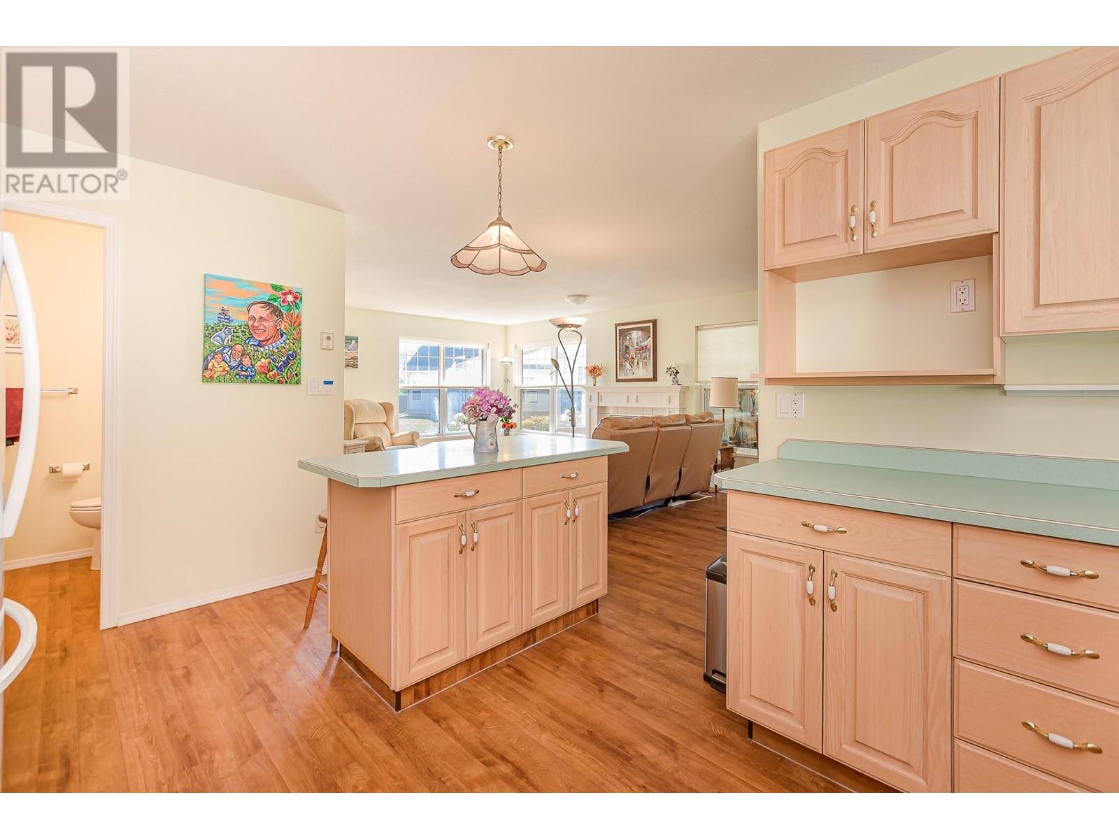 303 Regent Avenue Unit# 4