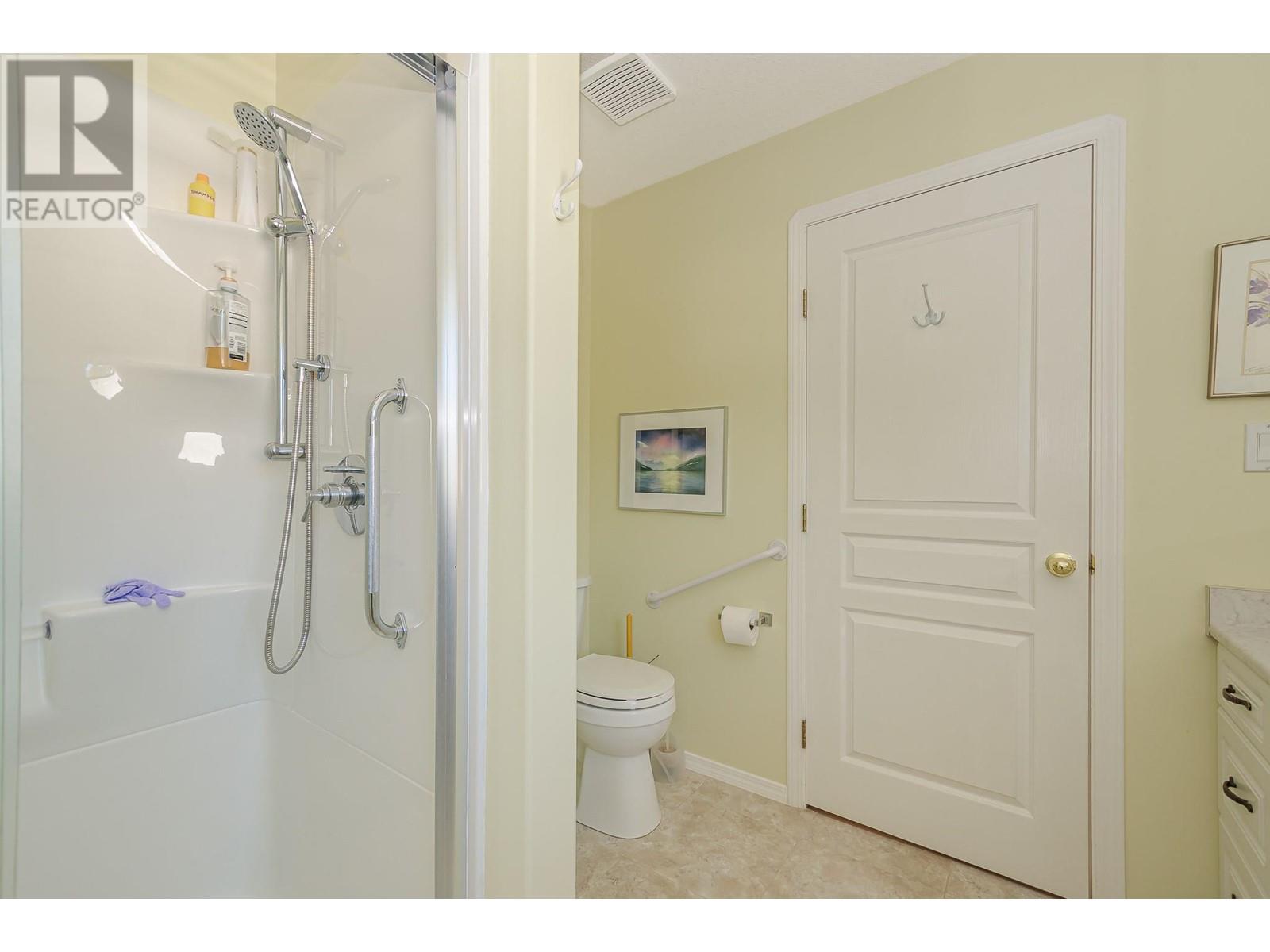 303 Regent Avenue Unit# 4