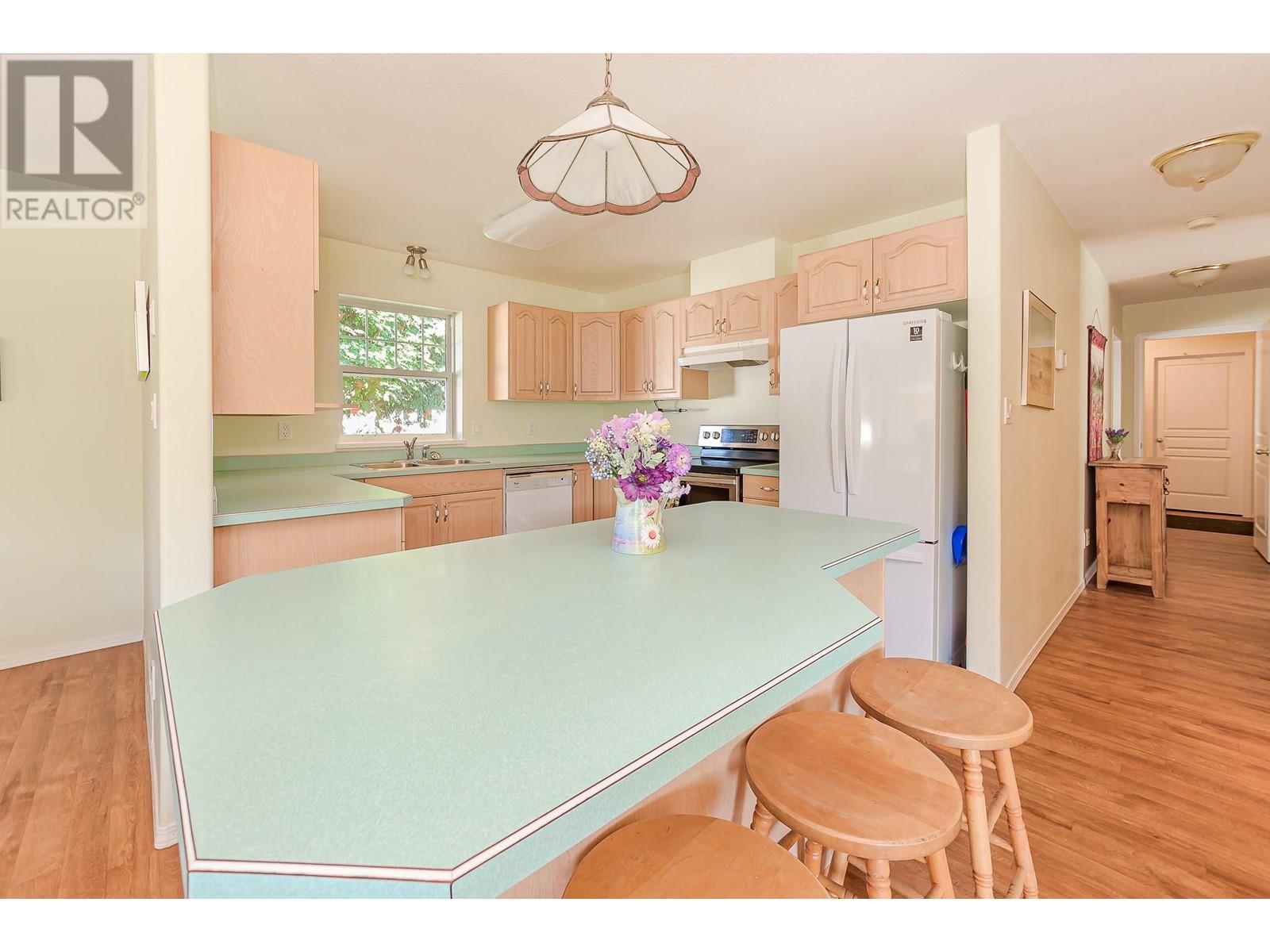 303 Regent Avenue Unit# 4