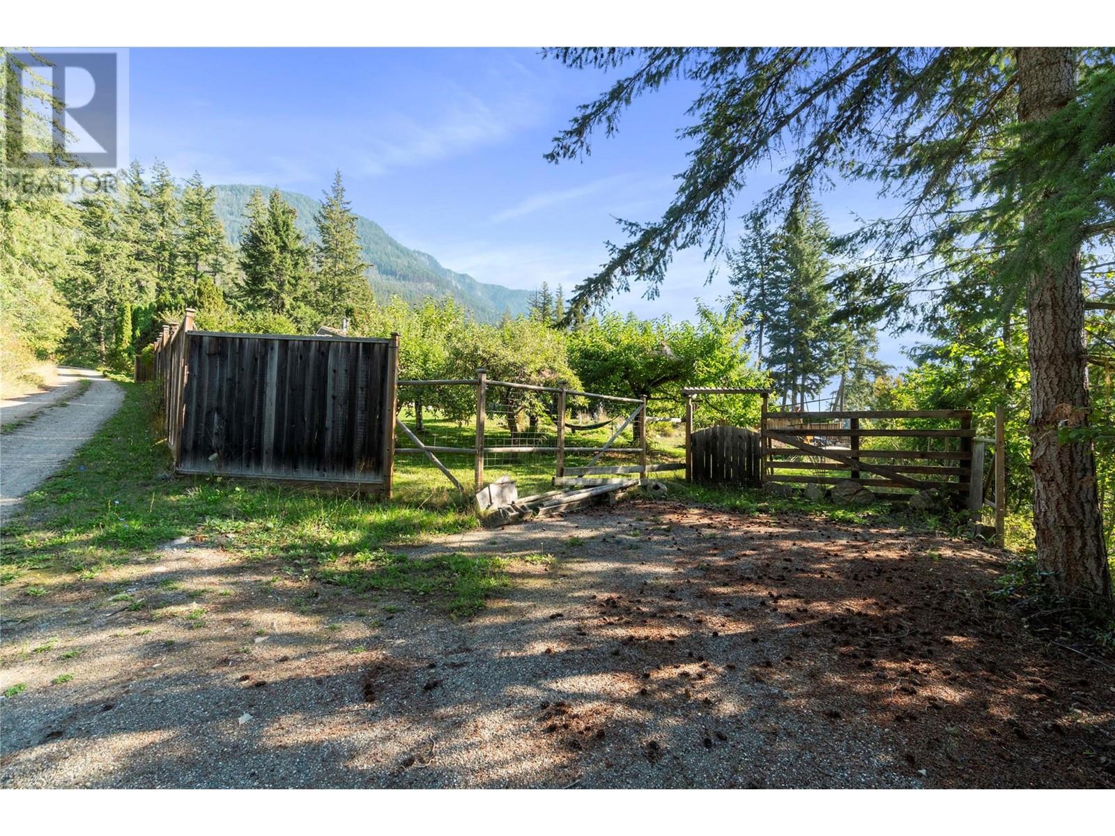 5404 Sunnybrae Canoe Pt Road Unit# 1