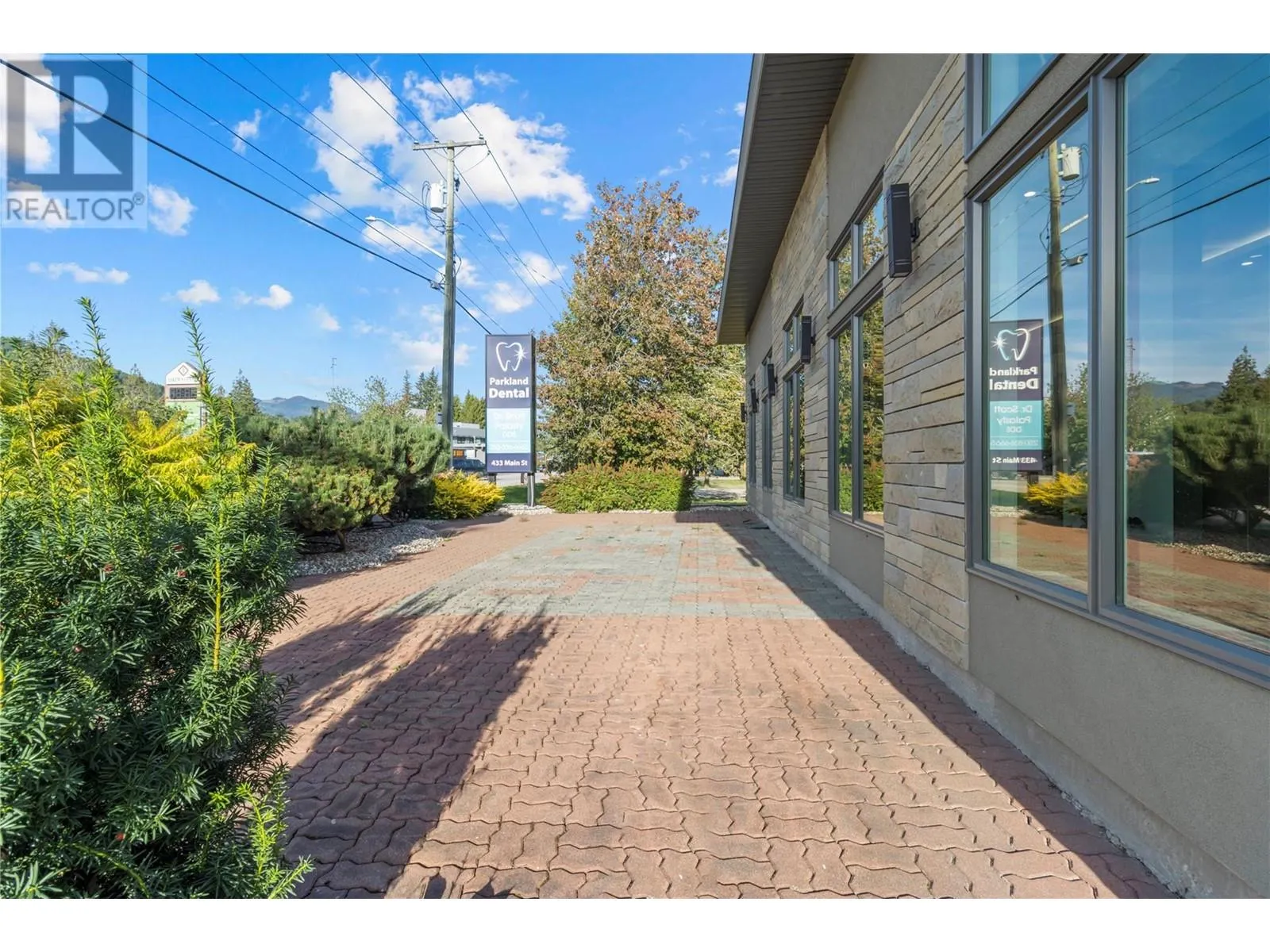 433 Main Street