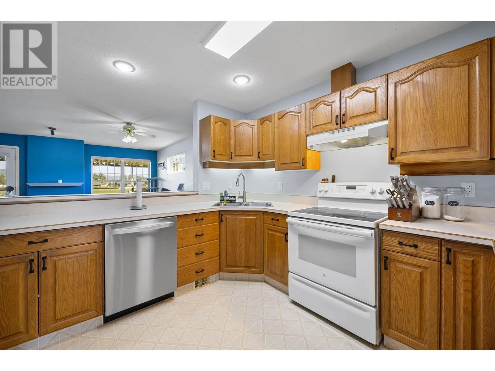 303 Regent Avenue Unit# 27