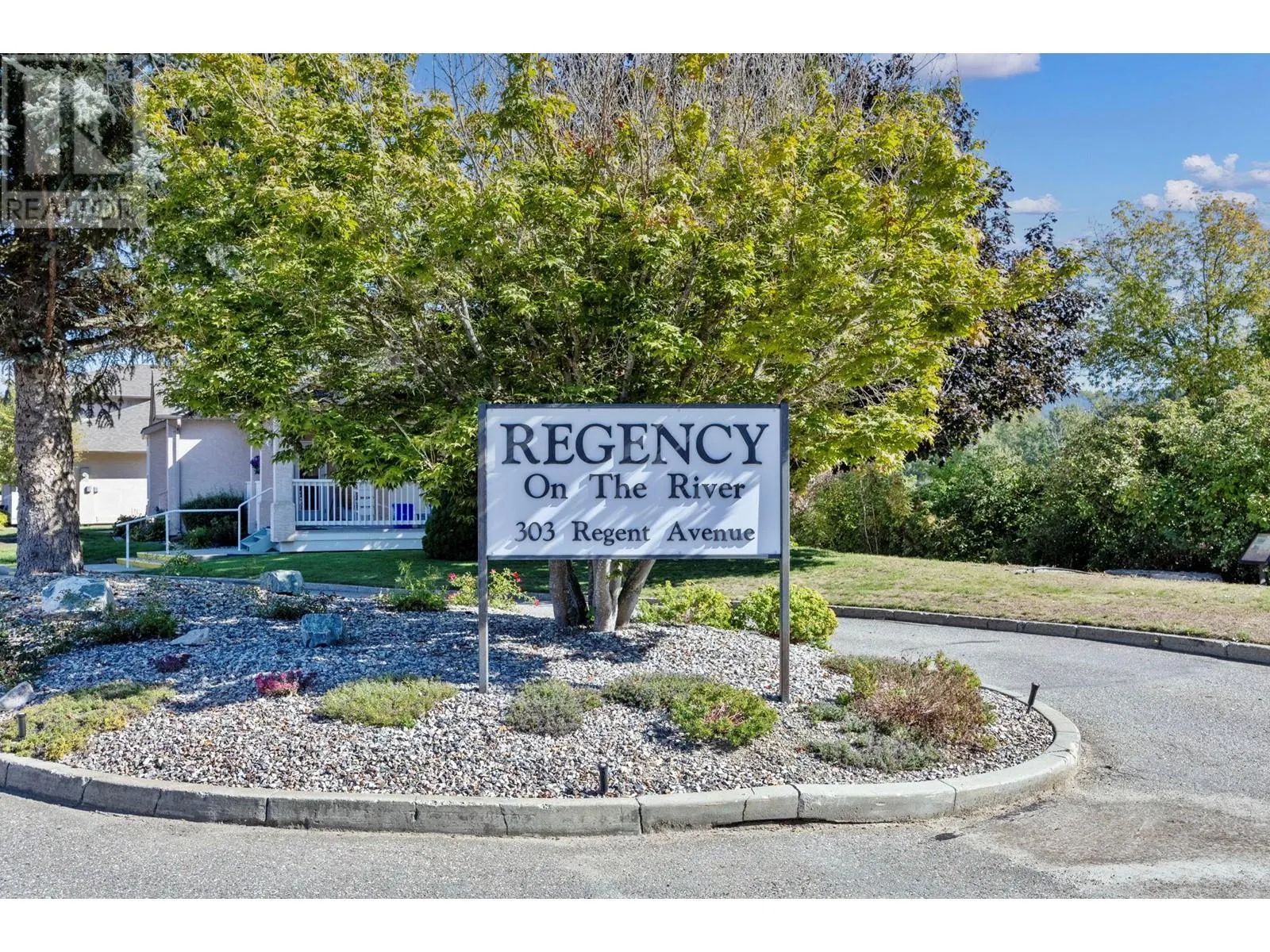 303 Regent Avenue Unit# 27