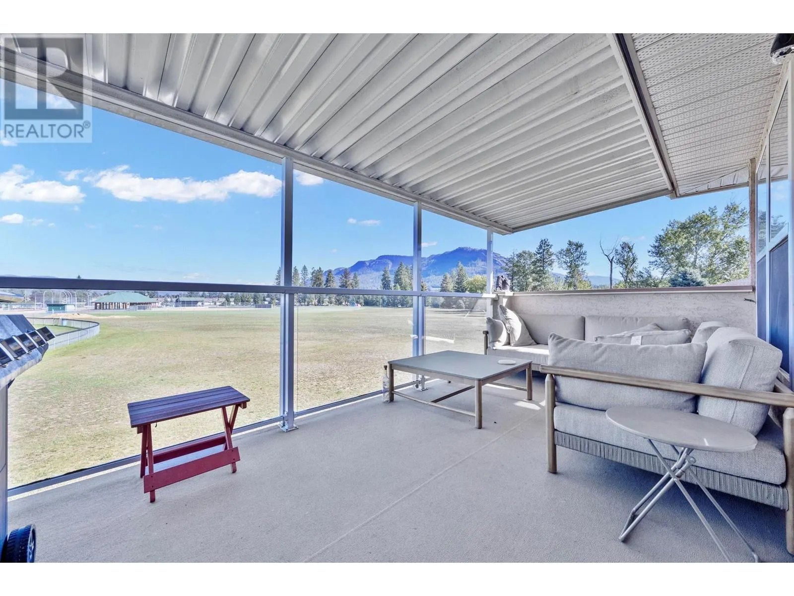 303 Regent Avenue Unit# 27