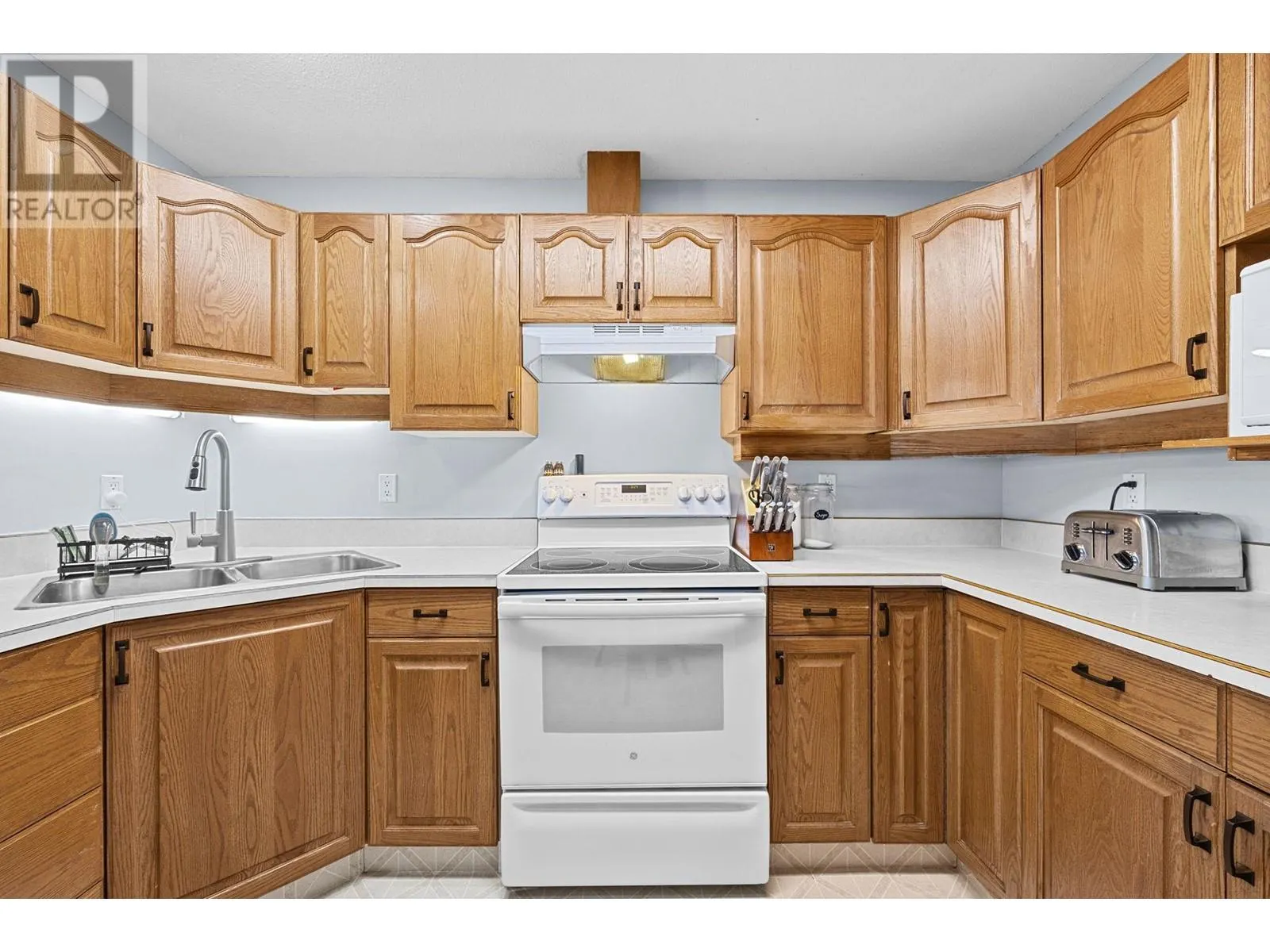 303 Regent Avenue Unit# 27