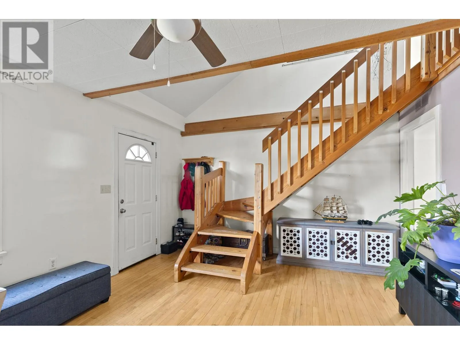 1762 Gagnon Place