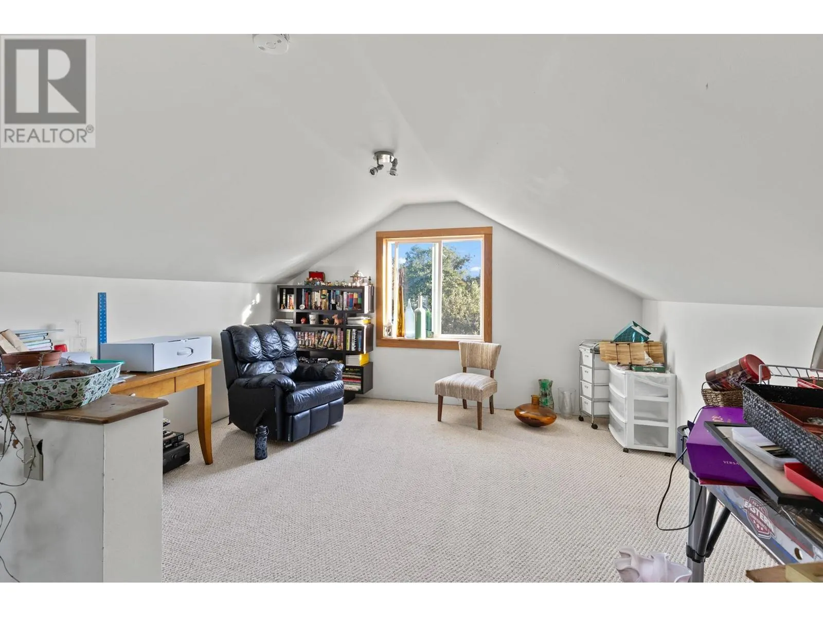 1762 Gagnon Place