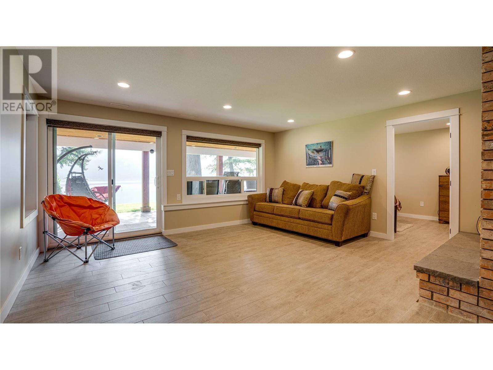 339 Coach Road