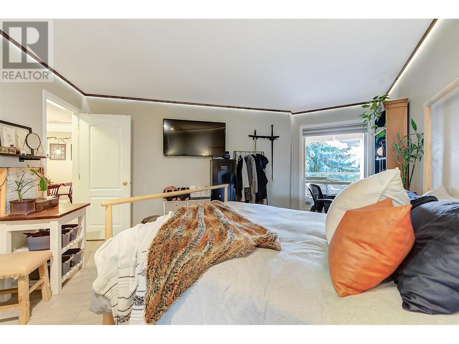 709 Houghton Road Unit# 315
