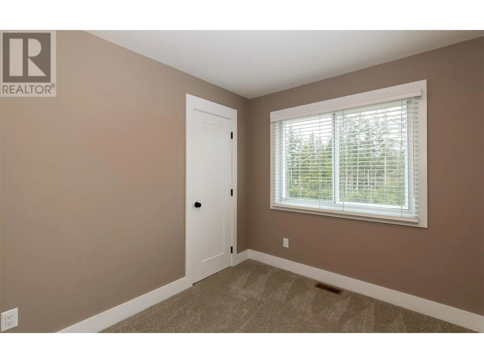 1910 11 Avenue NE Unit# 2