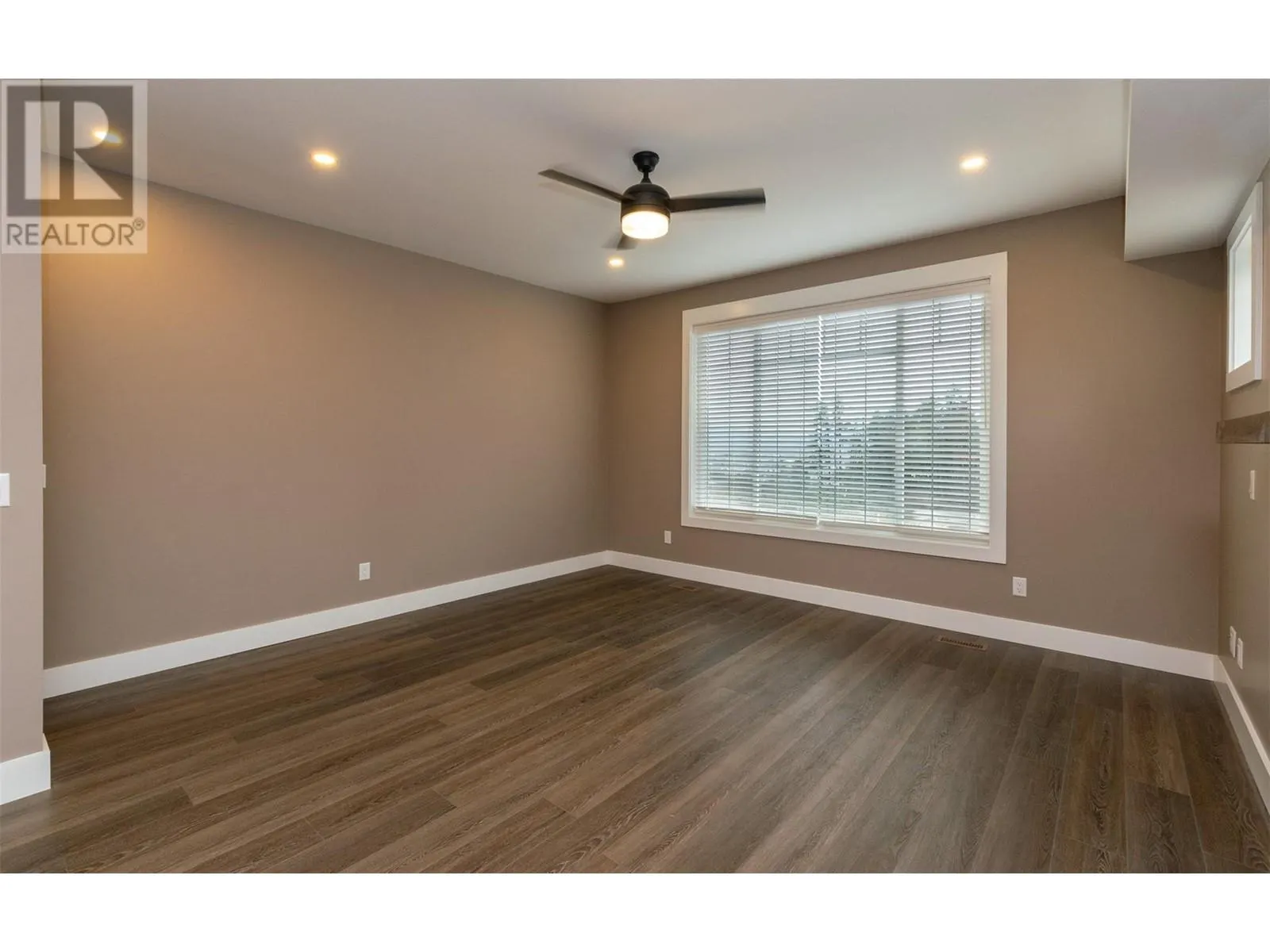 1910 11 Avenue NE Unit# 2