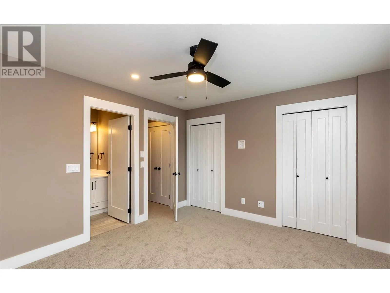 1910 11 Avenue NE Unit# 2