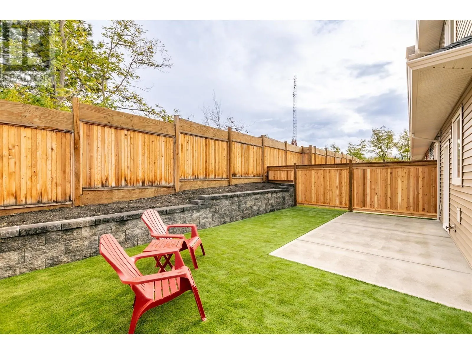 1910 11 Avenue NE Unit# 2