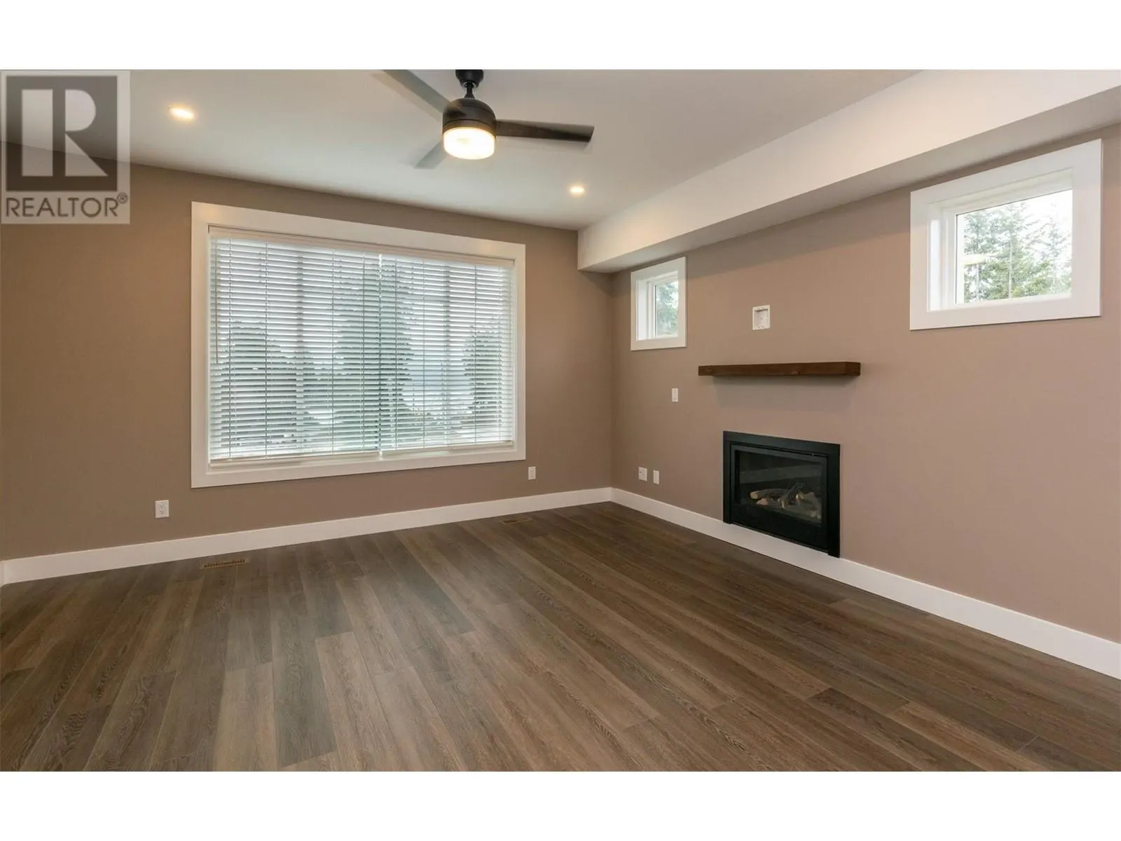 1910 11 Avenue NE Unit# 2