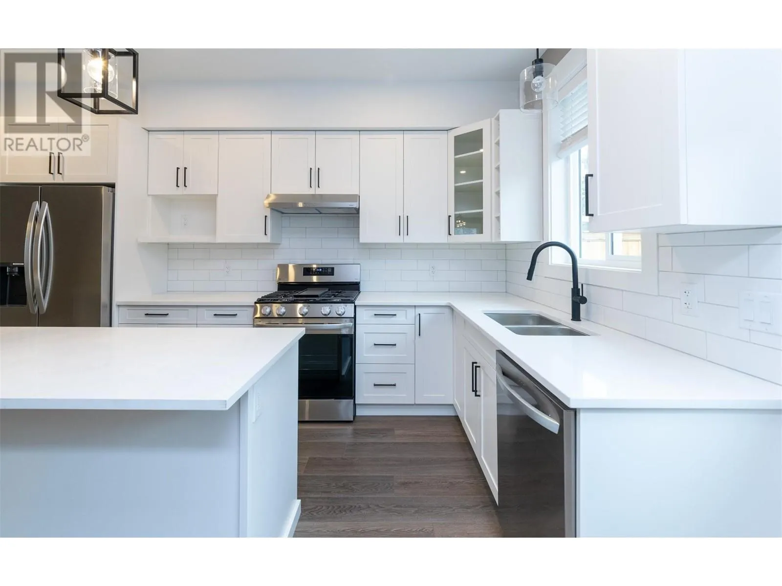 1910 11 Avenue NE Unit# 2