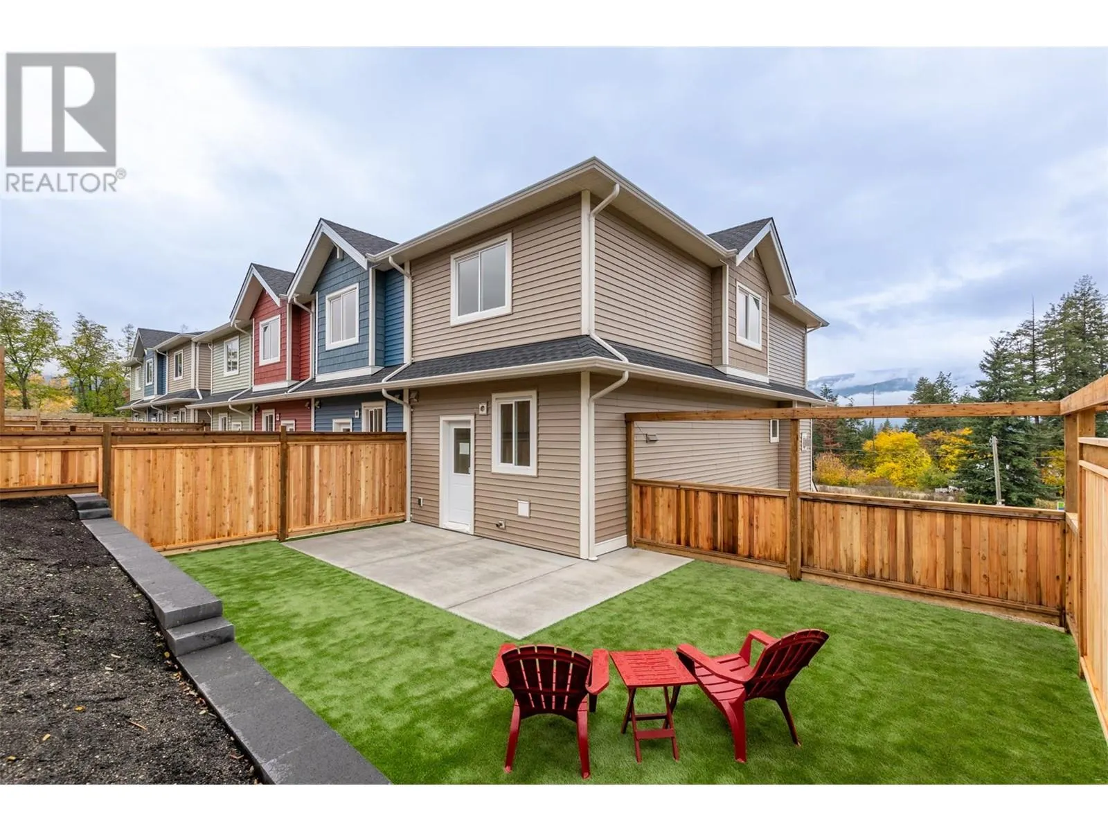 1910 11 Avenue NE Unit# 2