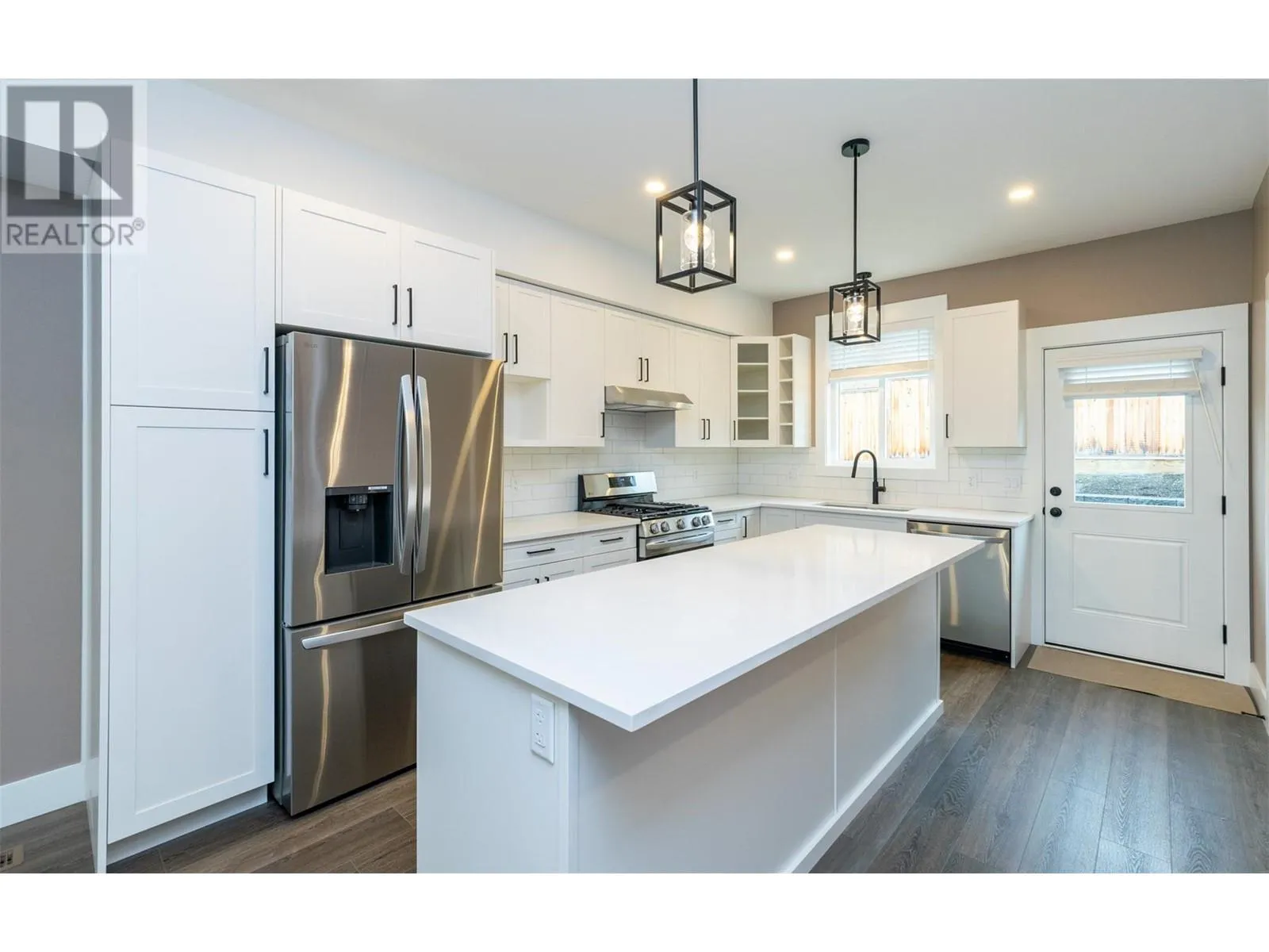 1910 11 Avenue NE Unit# 2