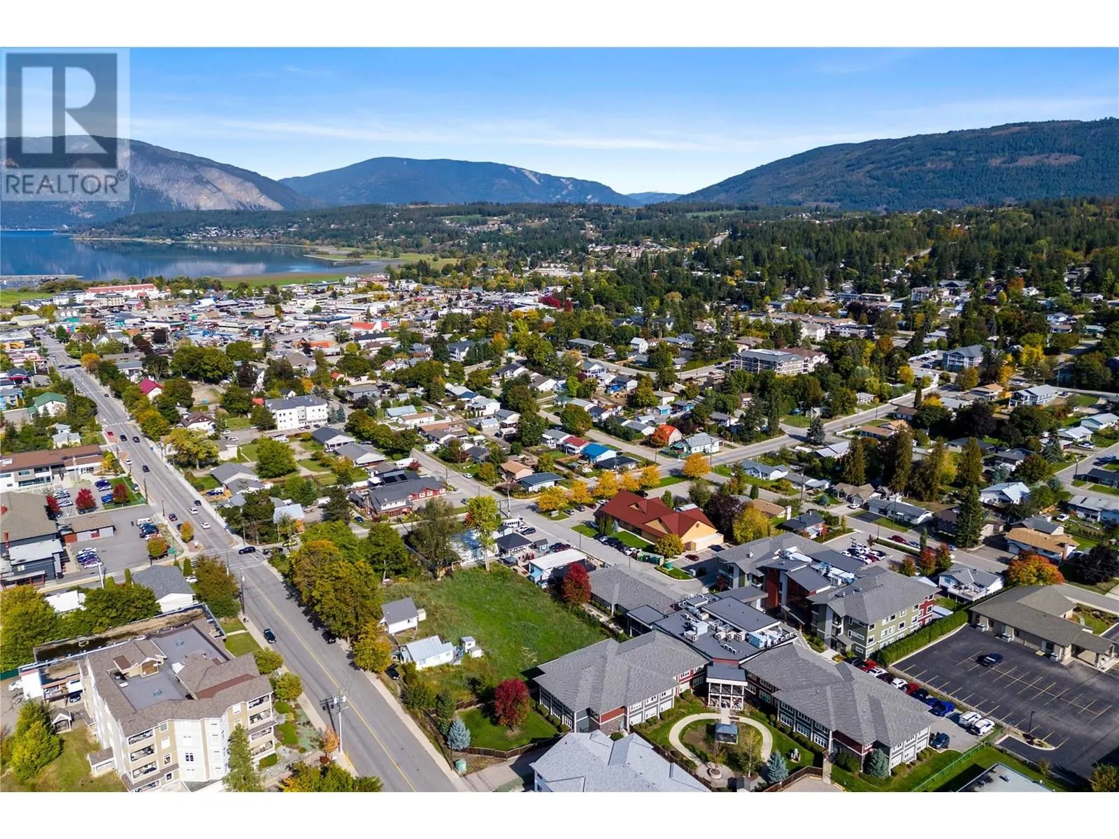 560, 580, 610 Shuswap Street SE