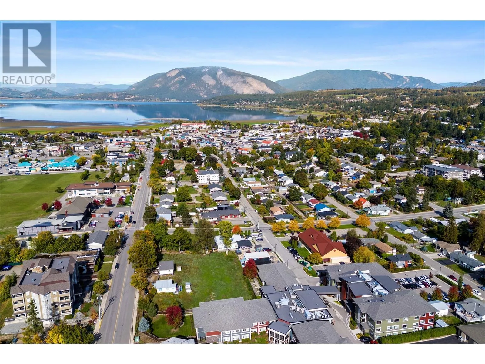 560, 580, 610 Shuswap Street SE