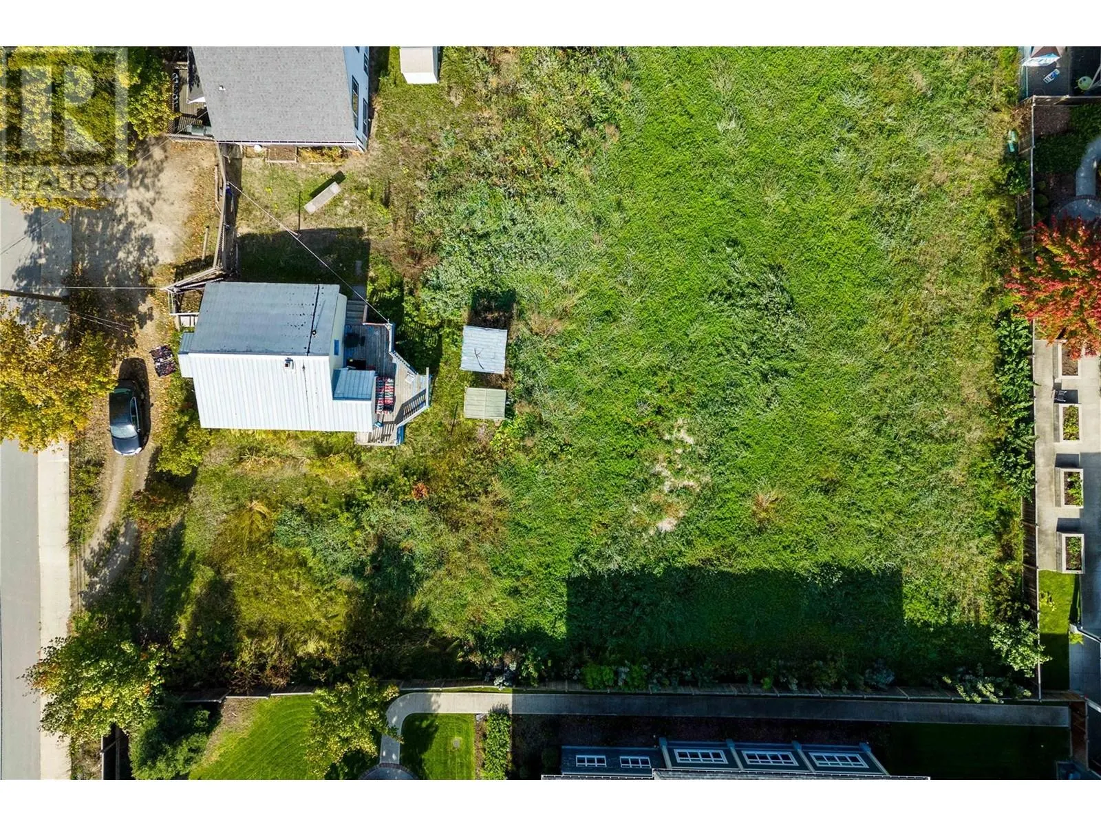 560, 580, 610 Shuswap Street SE