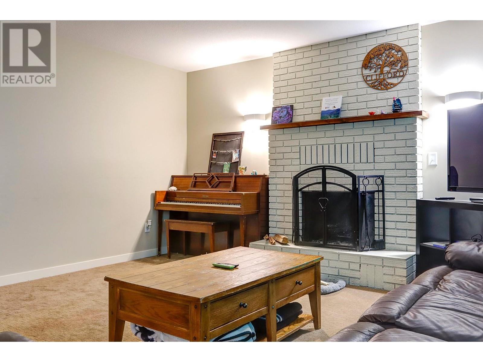 3035 Pleasant Valley Road