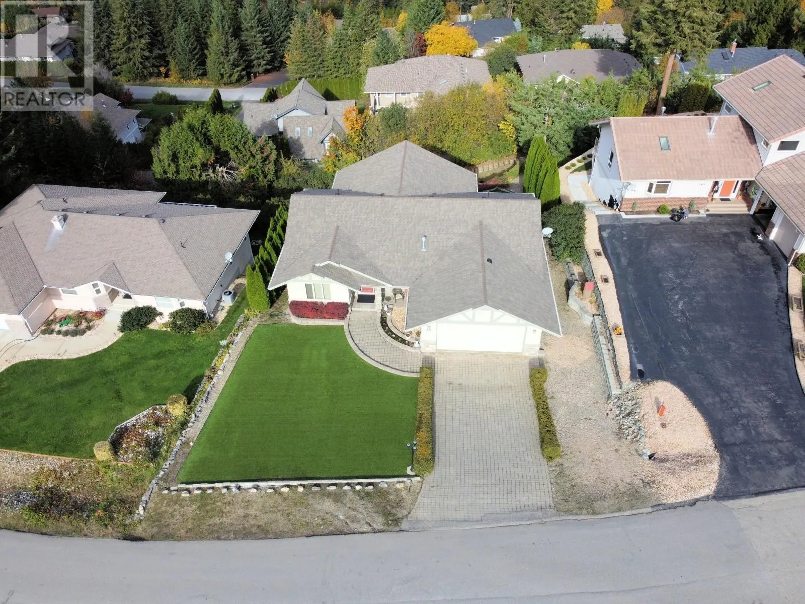 2597 Grandview Place