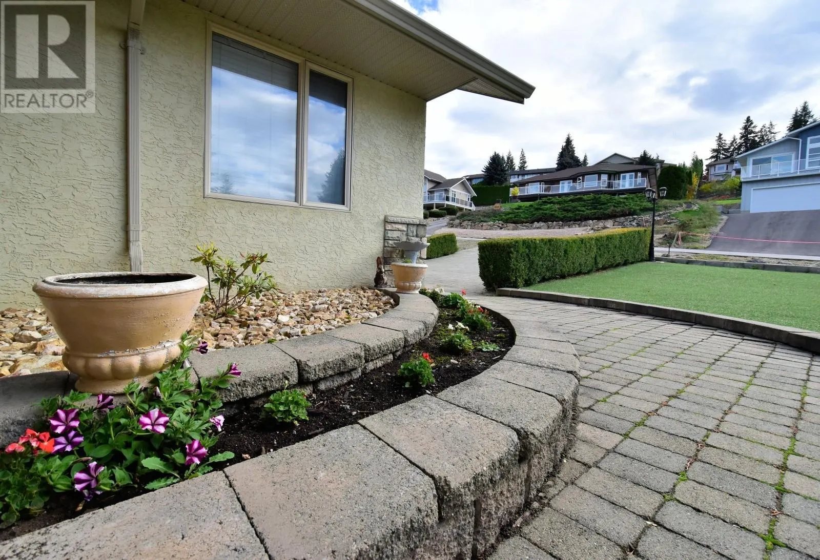 2597 Grandview Place