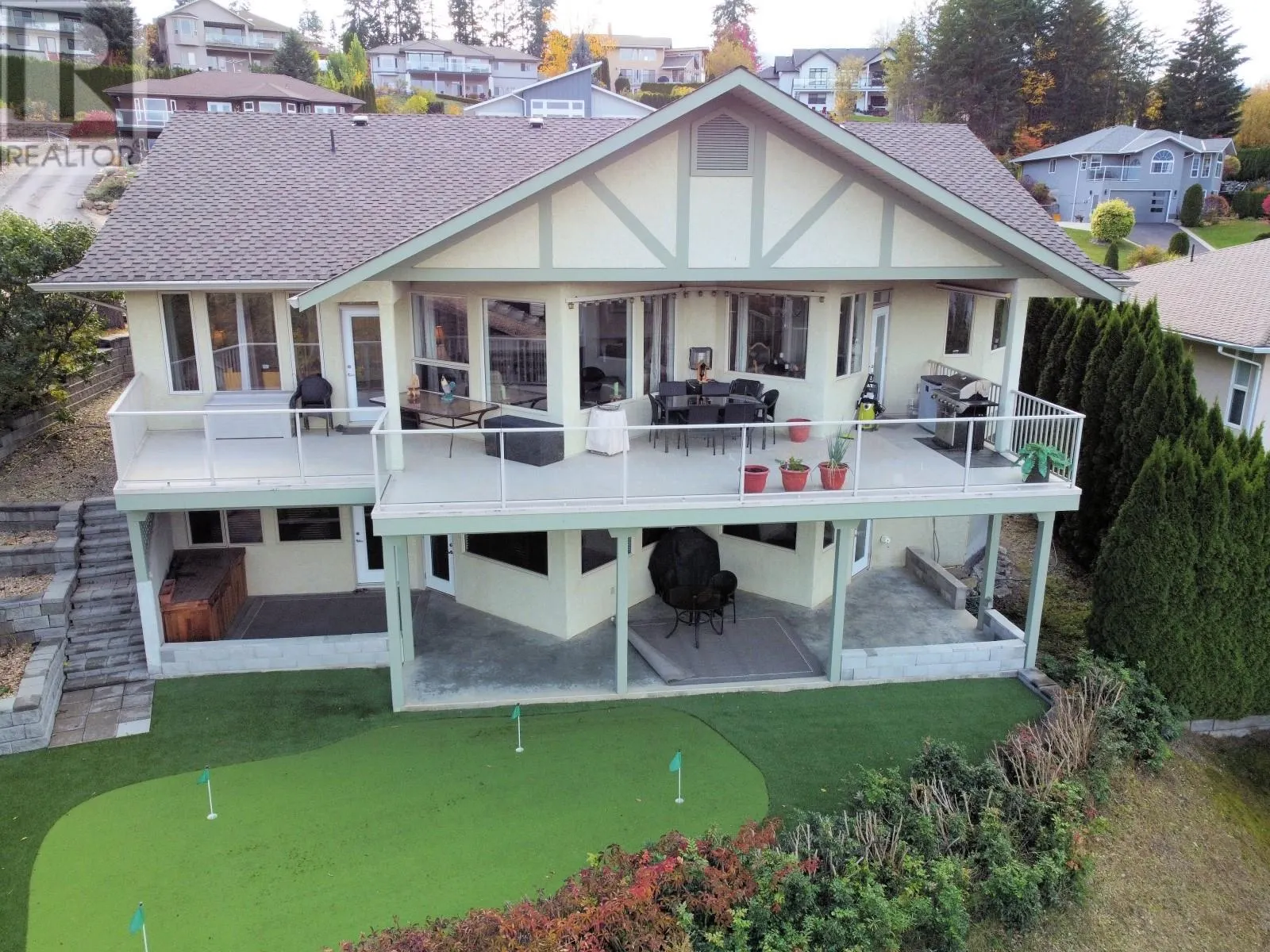2597 Grandview Place