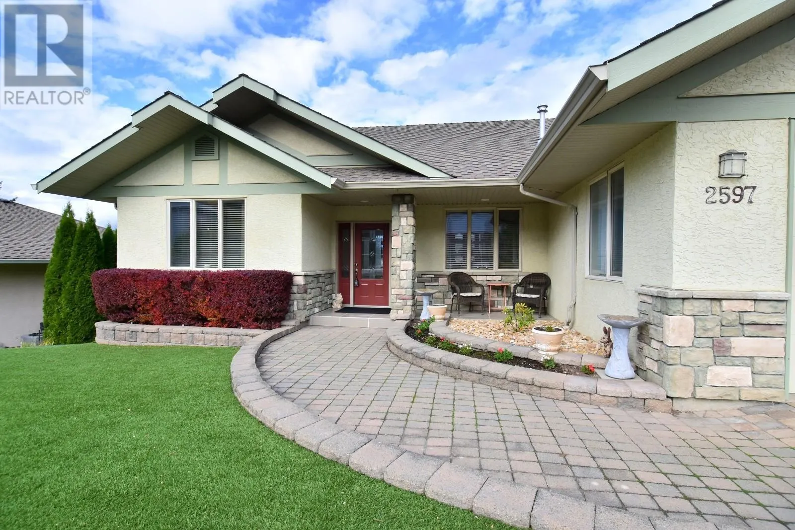 2597 Grandview Place