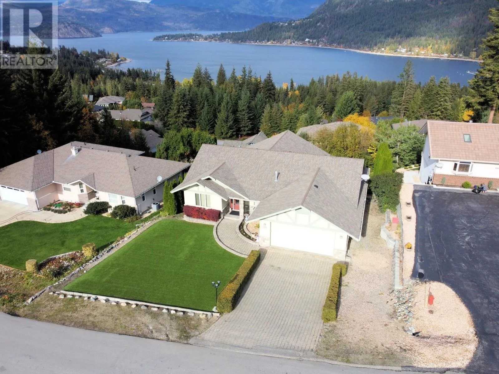 2597 Grandview Place