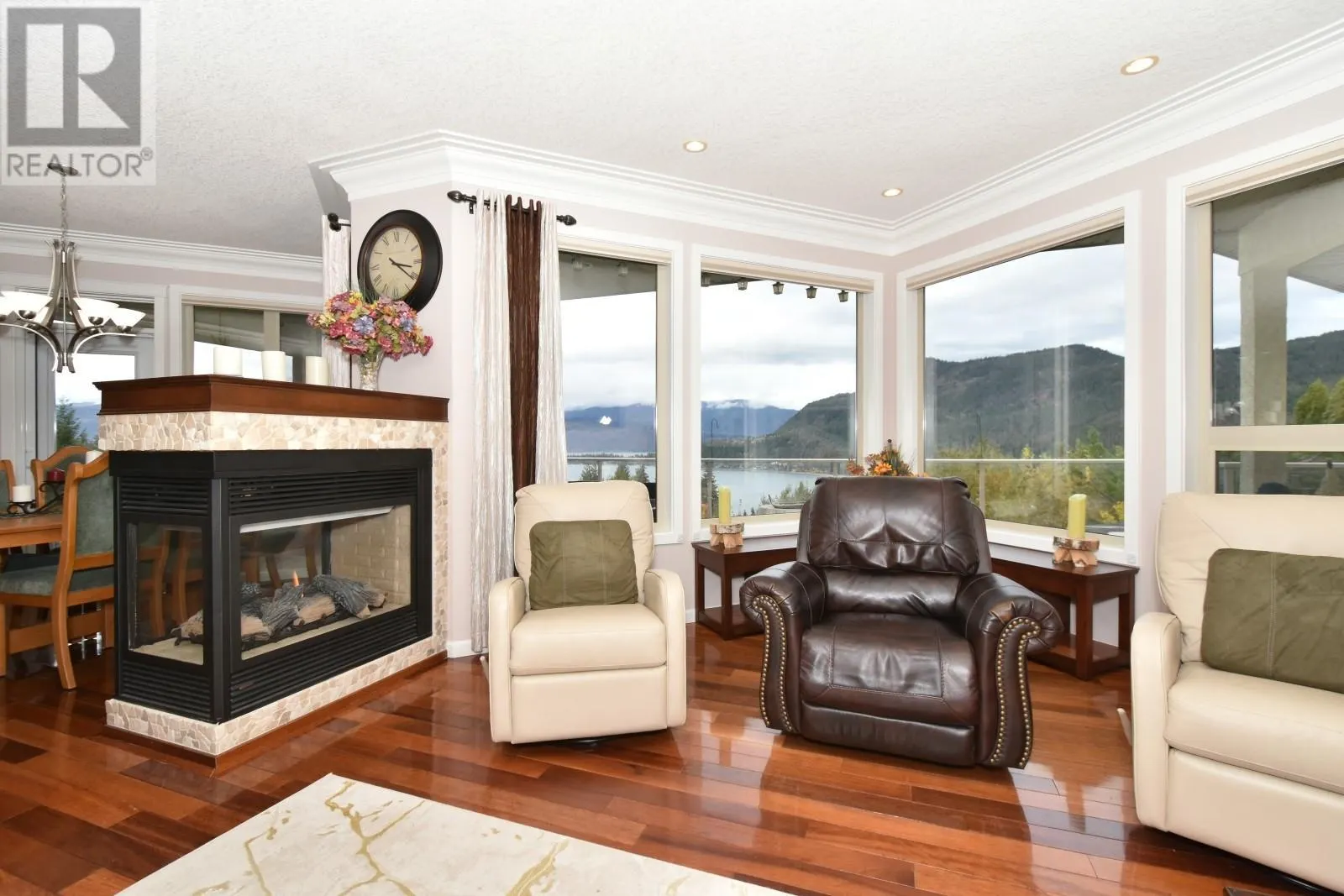 2597 Grandview Place