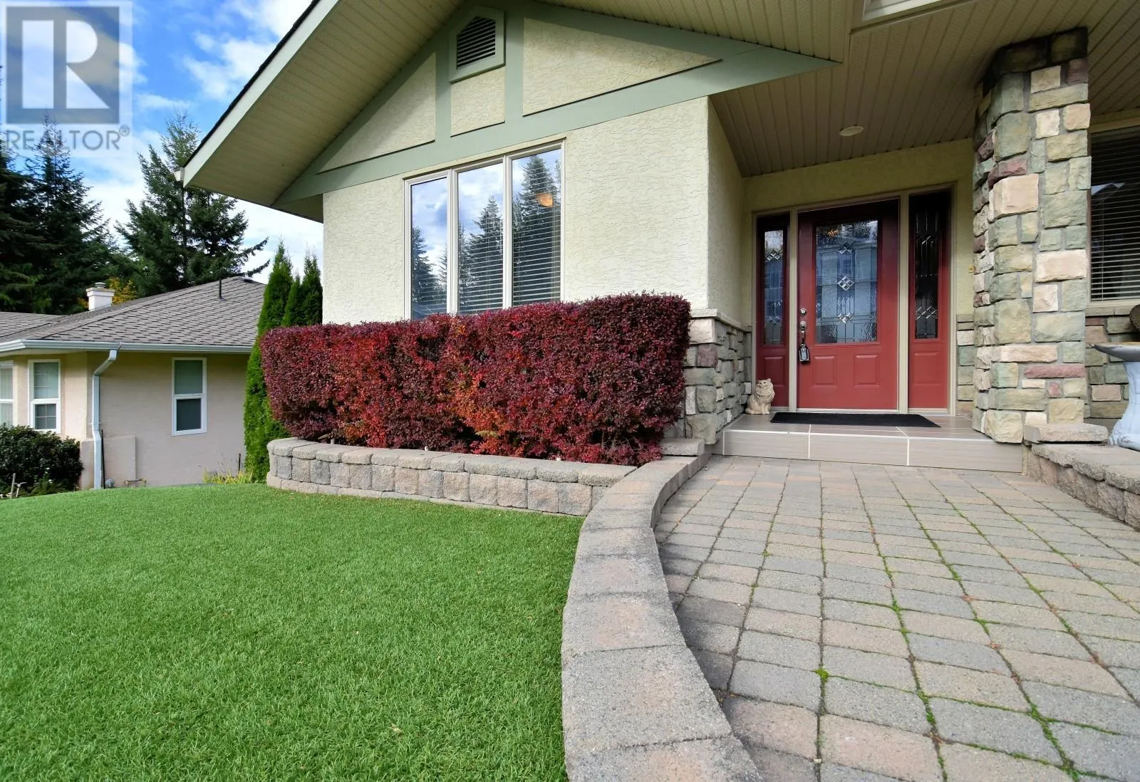 2597 Grandview Place