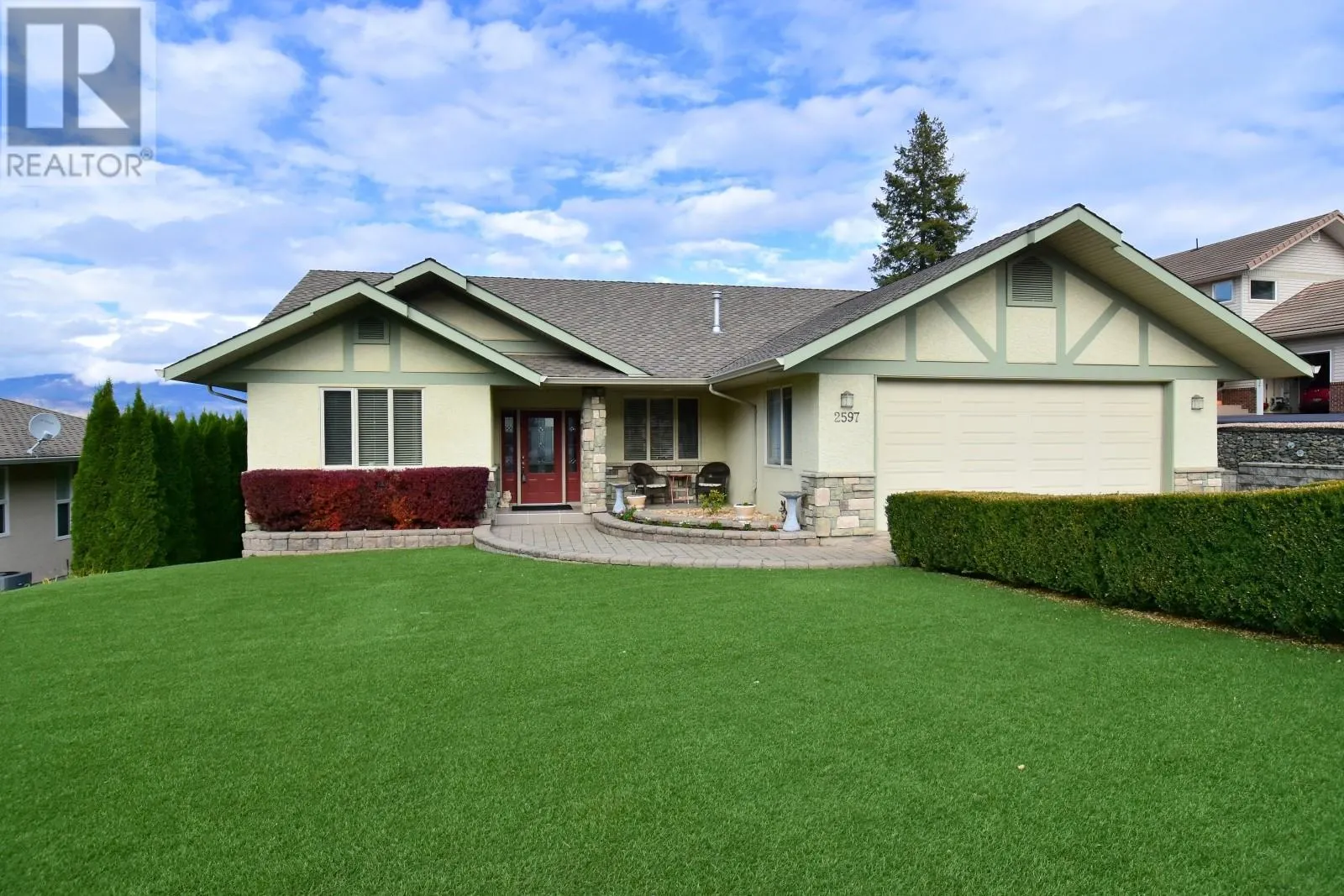 2597 Grandview Place